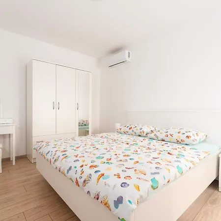 Beautiful New With A Pool Near - By Traveler Tourist Agency Krk Id 2410 Vila