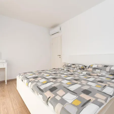 Beautiful New With A Pool Near - By Traveler Tourist Agency Krk Id 2410 Pinezici (Krk)