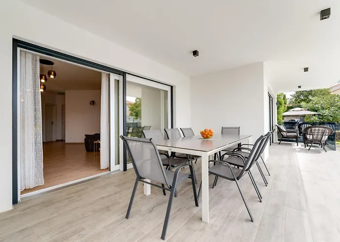 Vilă Beautiful New With A Pool Near - By Traveler Tourist Agency Krk Id 2410