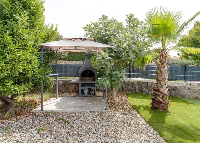 Vilă Beautiful New With A Pool Near - By Traveler Tourist Agency Krk Id 2410