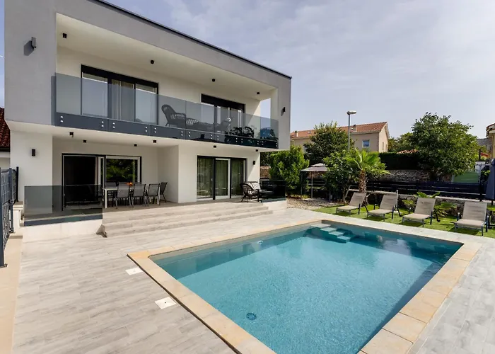 别墅 Beautiful New With A Pool Near - By Traveler Tourist Agency Krk Id 2410 Pinezići